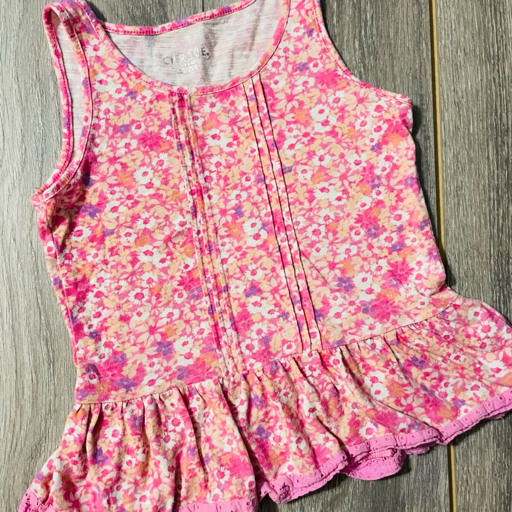 Size 6/6x Cherokee top